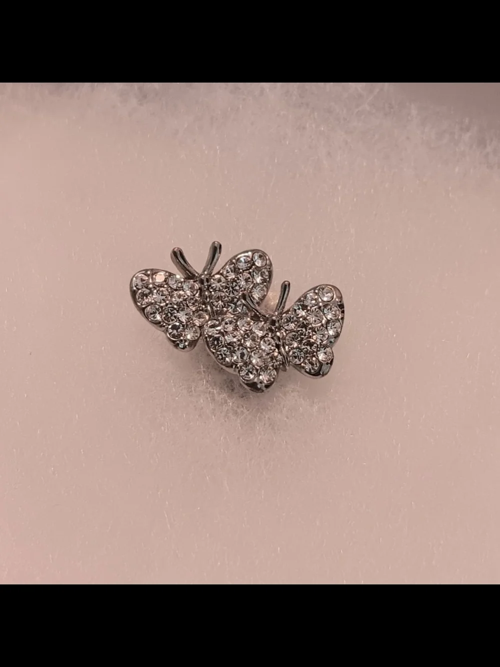 Double Butterfly Crystal Fashion Brooch Pin – Like New | Sparkling Rhinestone